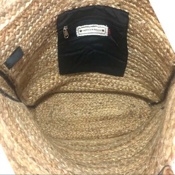 America & Beyond Leopard Print Yule XL Tote Bag W/ Tassel NWT - Picture 10 of 16